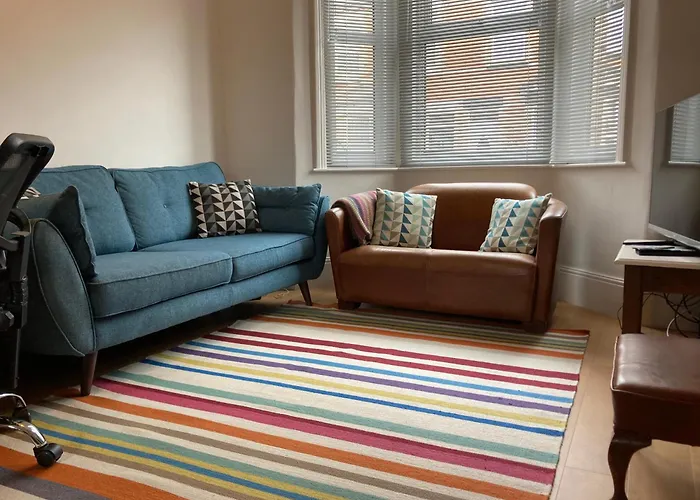 3 Bedroom Victorian House Close To City Centre